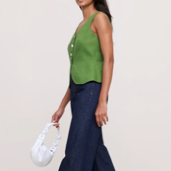 Banana Republic Linen Button-Front Vest, Size 4 - Picture 4 of 11